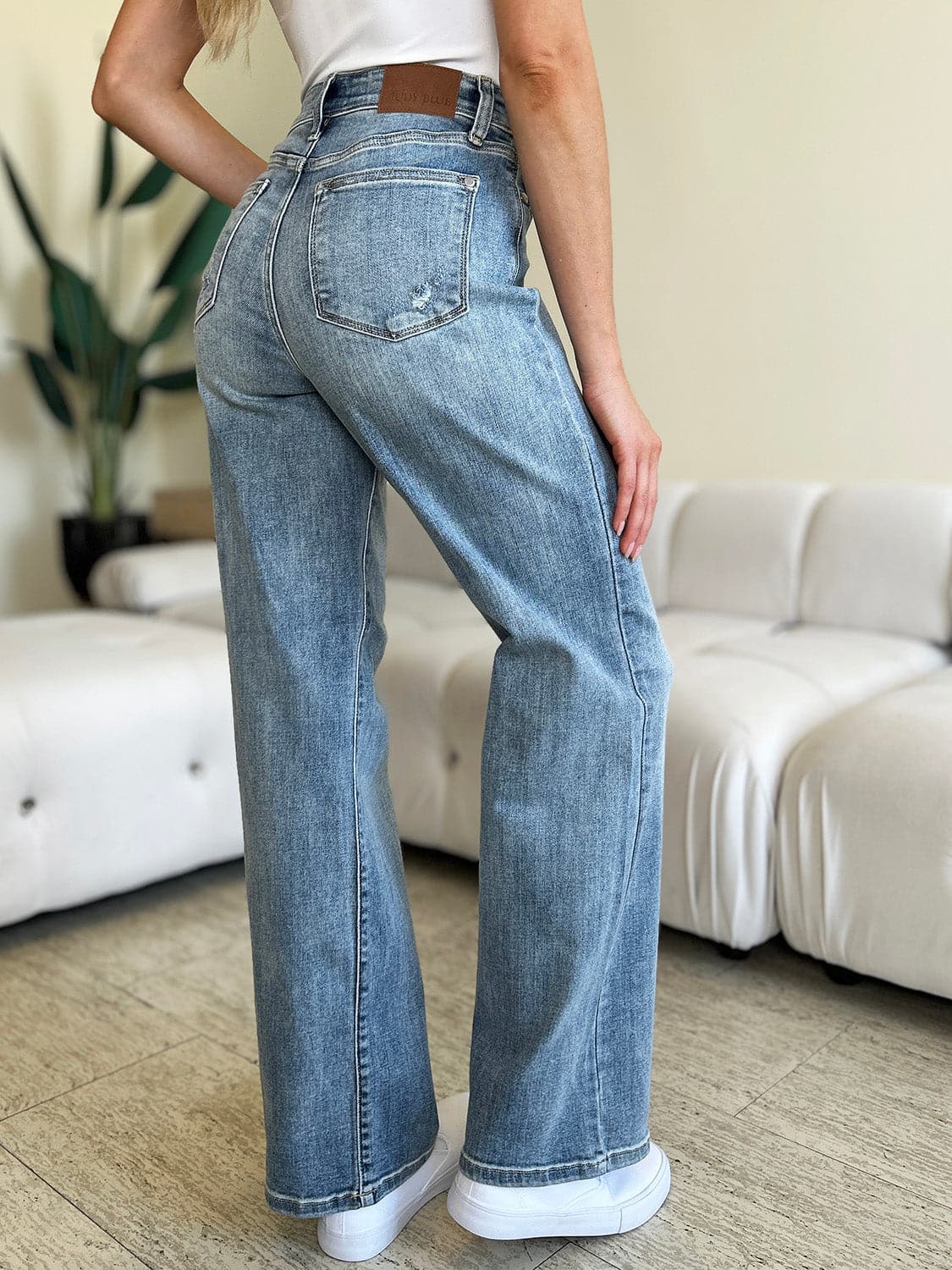 Judy Blue Full Size High Waist Straight Jeans.