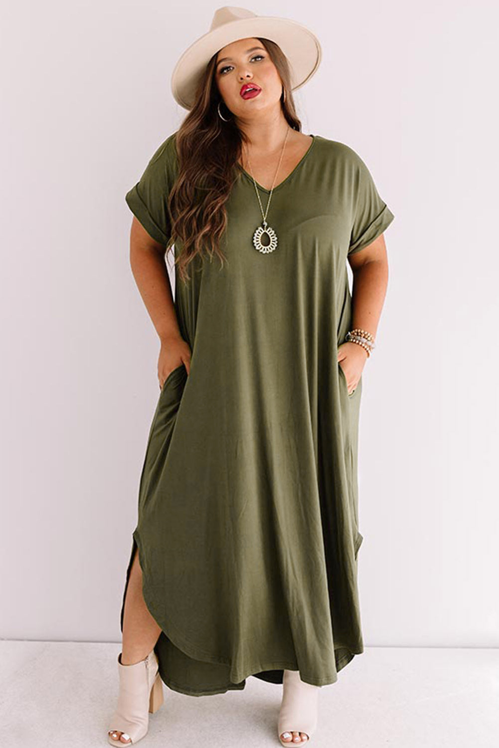 Vibrant Green Plus Size V-Neck Maxi Dress with Rolled Cuffs and Pockets