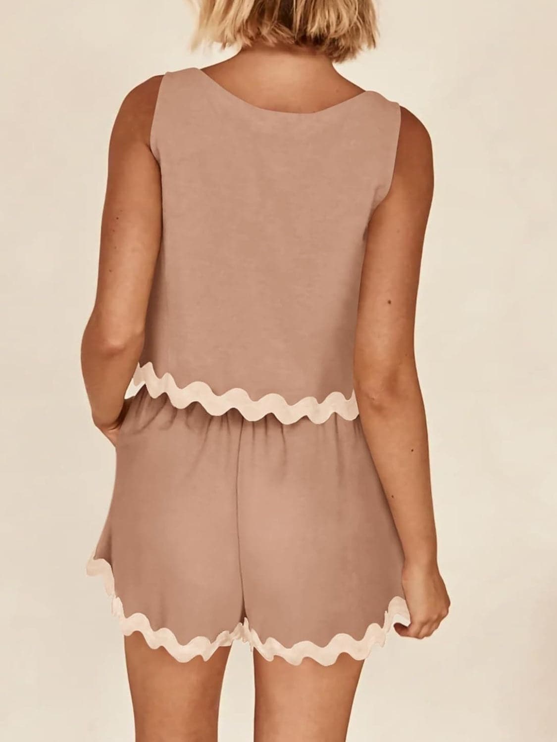 Contrast Trim Sleeveless Top and Shorts Set.