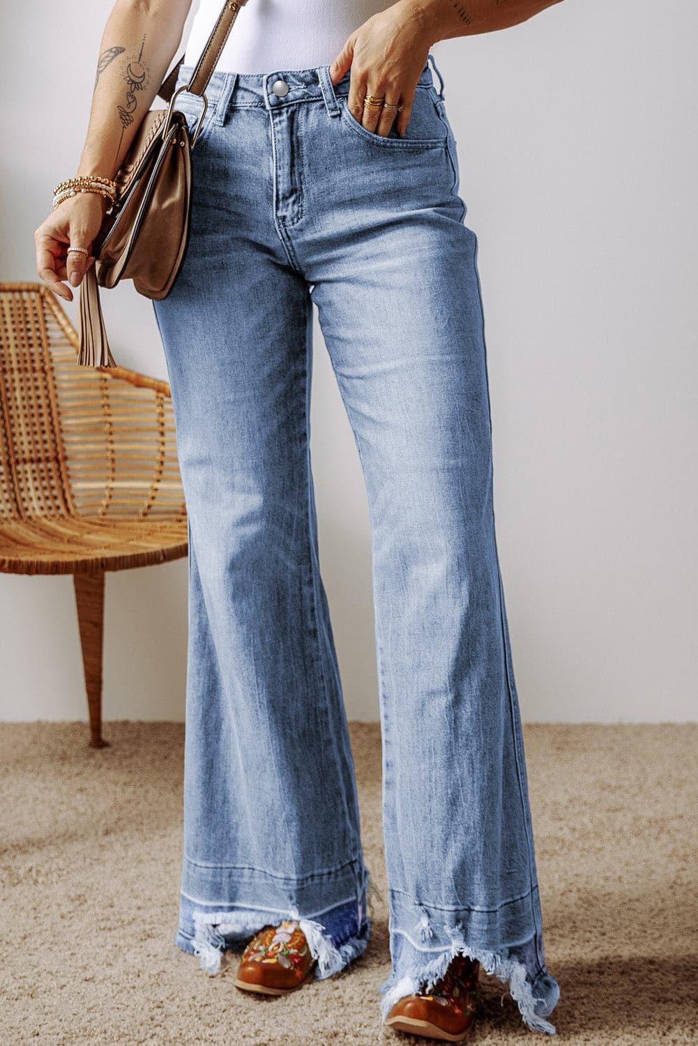 Chic raw hem bootcut jeans with functional pockets