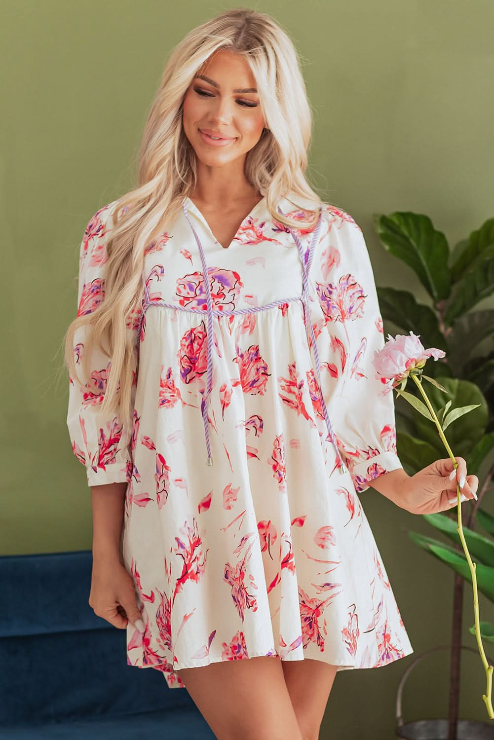 Charming Pink Floral V-Neck Mini Dress with Balloon Sleeves