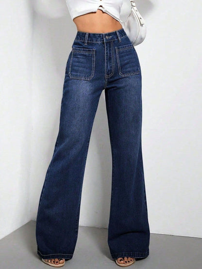 Chic high-rise bootcut jeans with practical pockets