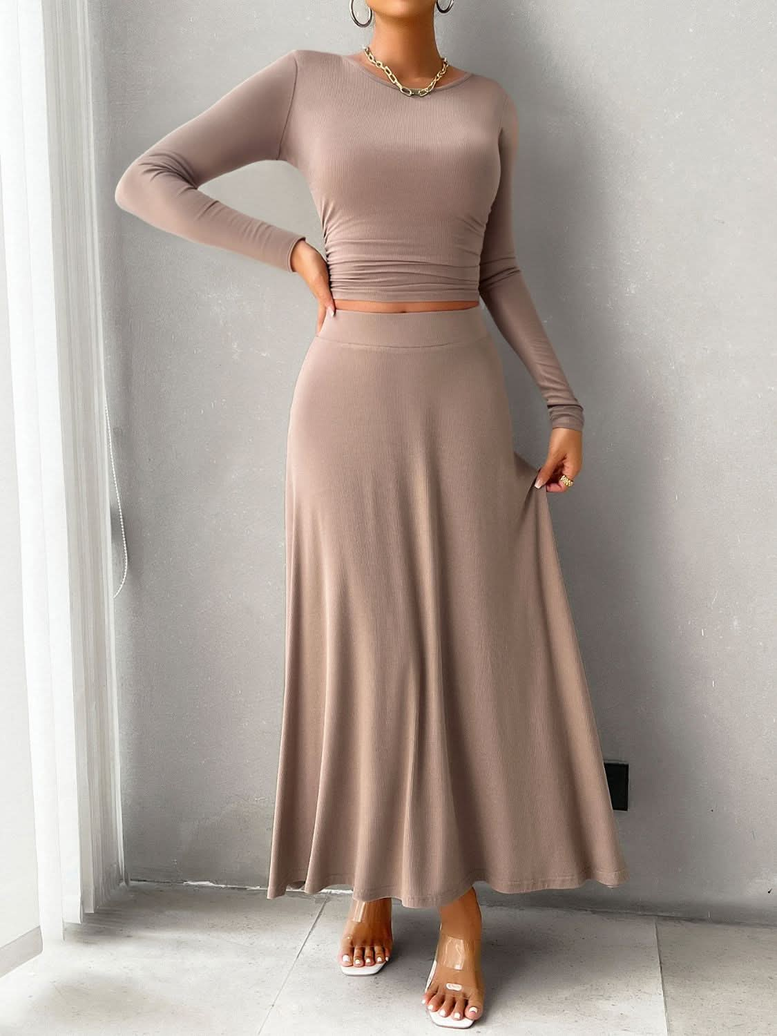 Chic and Stretchy Round Neck Top and Skirt Ensemble