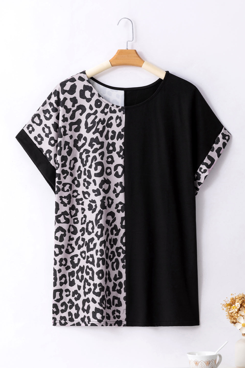 Chic black leopard print patchwork plus size tee