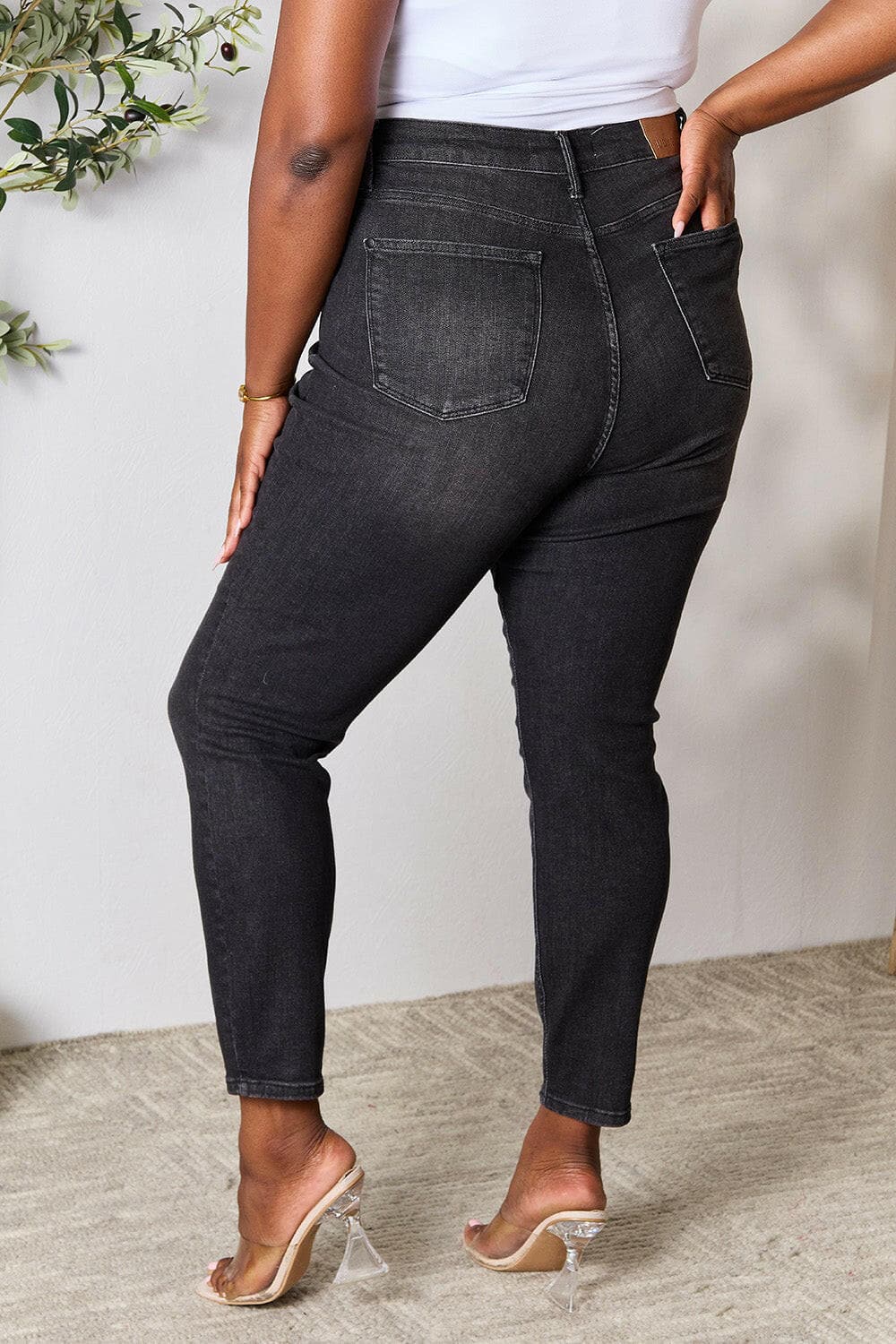 Judy Blue Full Size Tummy Control High Waist Denim Jeans.