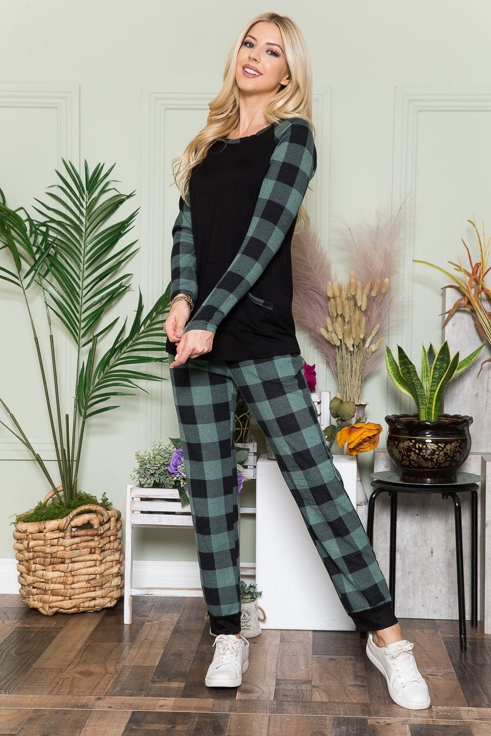 Casual charm: Celeste plaid long sleeve tee with pockets