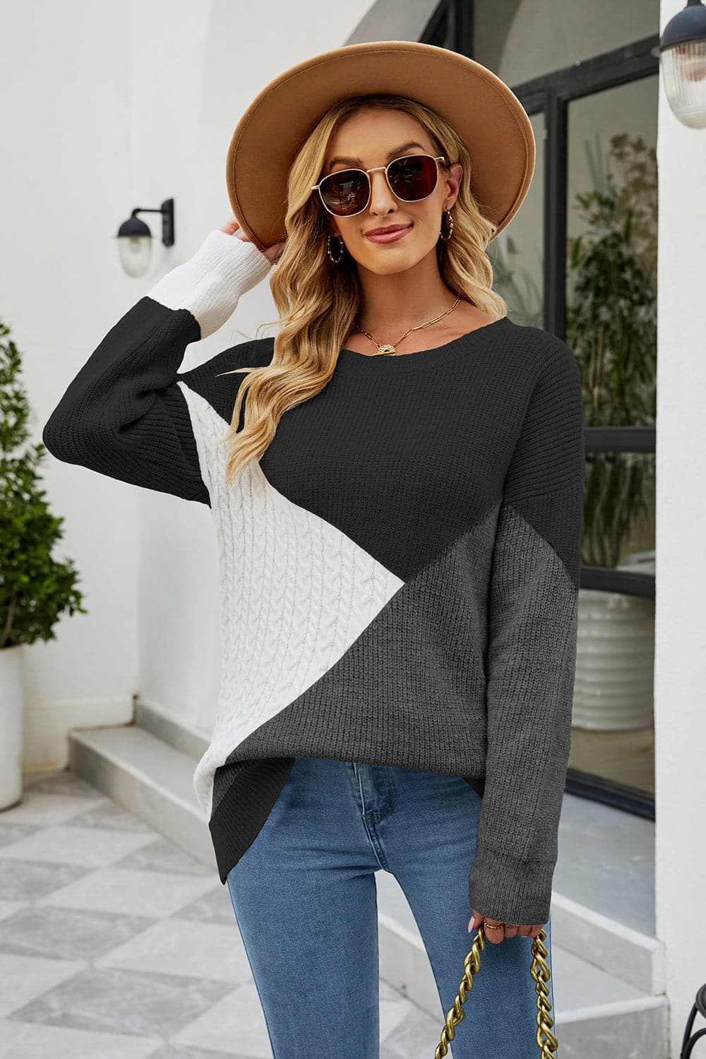 Color Block Round Neck Sweater.