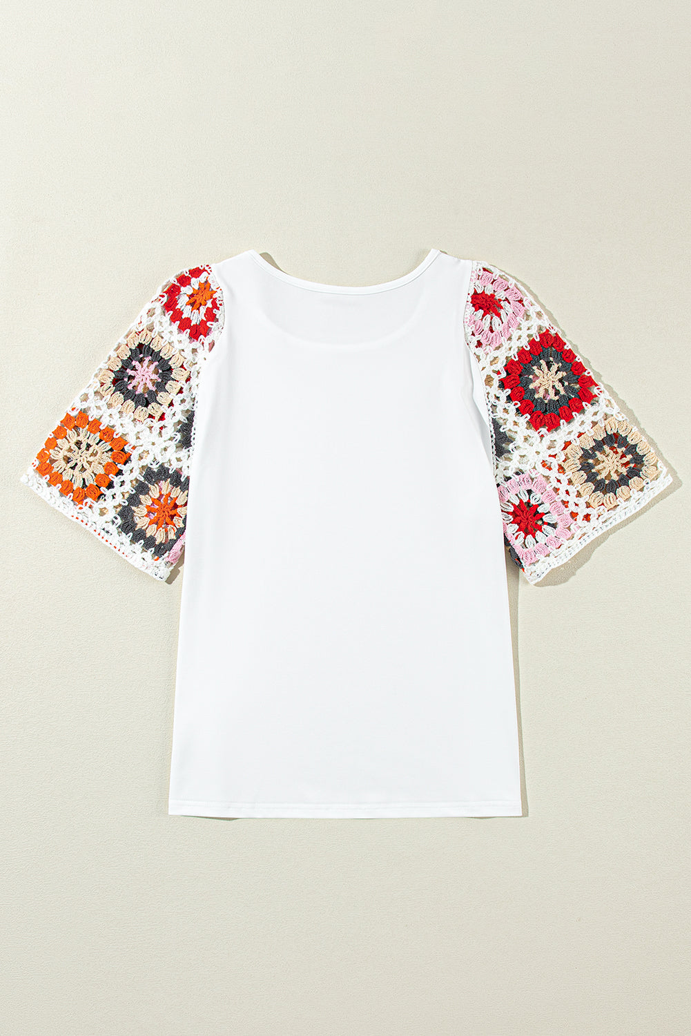 Elegant white floral crochet top with short sleeves