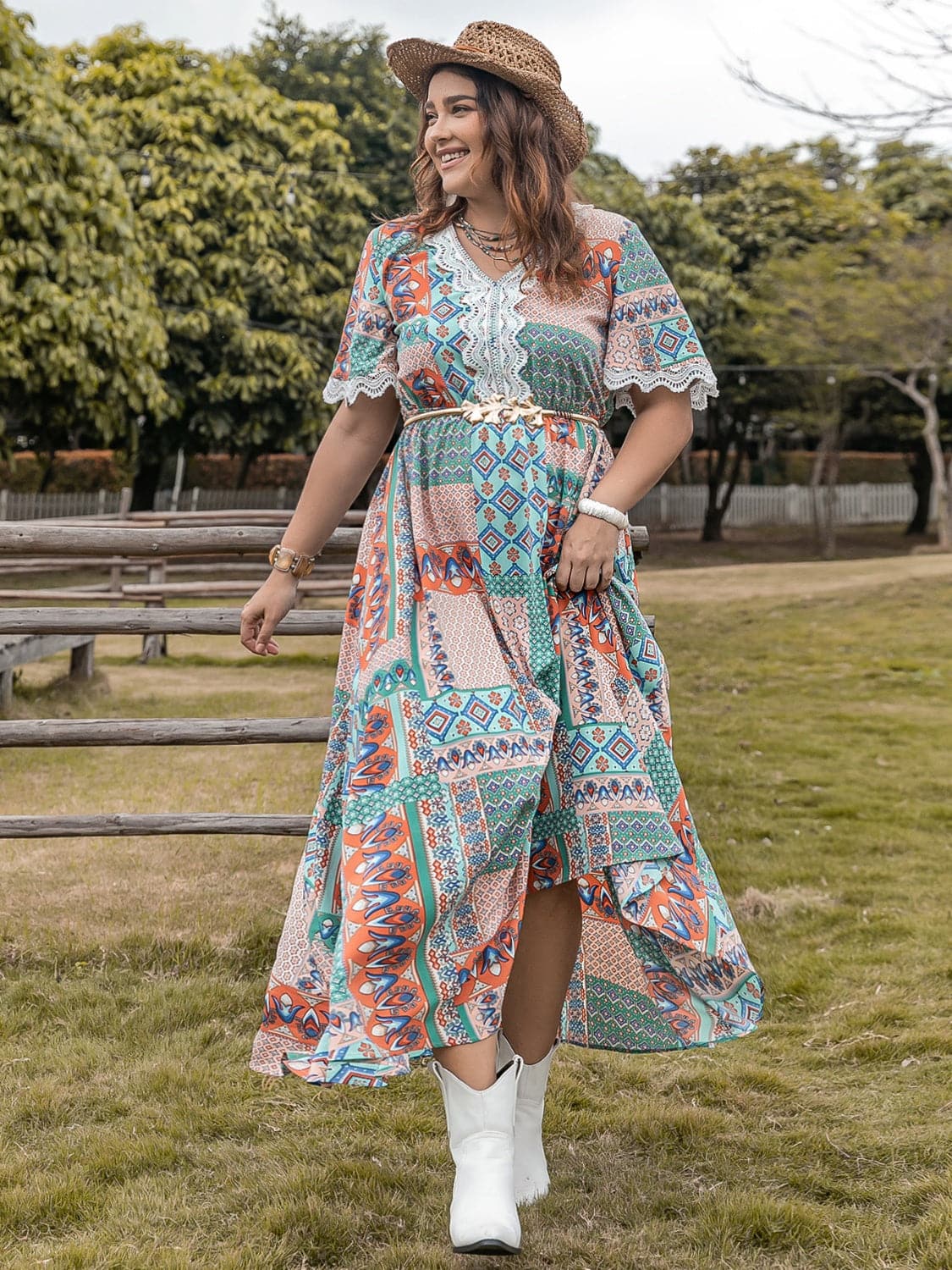 Plus Size Lace Detail Printed Half Sleeve Midi Dress.