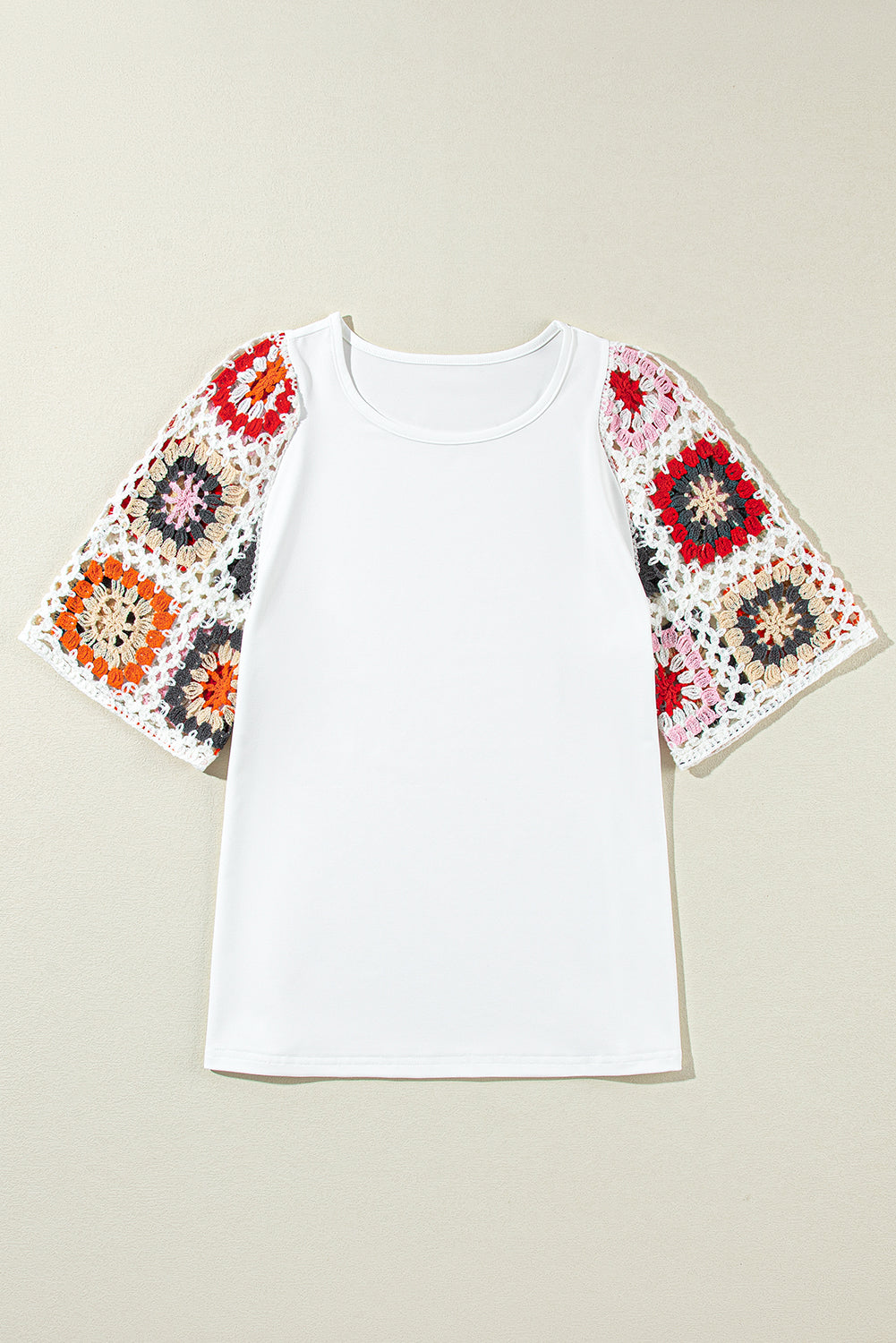 Elegant white floral crochet top with short sleeves