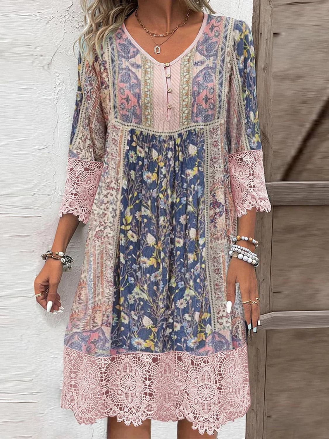 Full Size Lace Detail Printed Three-Quarter Sleeve DressFeatures: Lace Detail
Sheer: Opaque
Stretch: No stretch
Body: Not lined
Material composition: 100% polyester
Care instructions: Machine wash cold. Tumble dry low.
ImLove Salve Full Size Lace Detail PrintedCasual Dresses