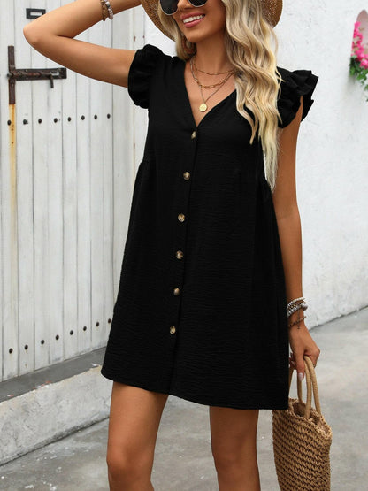 Button Up V-Neck Cap Sleeve Mini DressButton Up V-Neck Cap Sleeve Mini Dress
 
 
Chic Design: Embrace sophistication with the button-up detailing and V-neckline of this mini dress.
 
Versatile Wear: PerfLove Salve -Neck Cap Sleeve Mini Dress