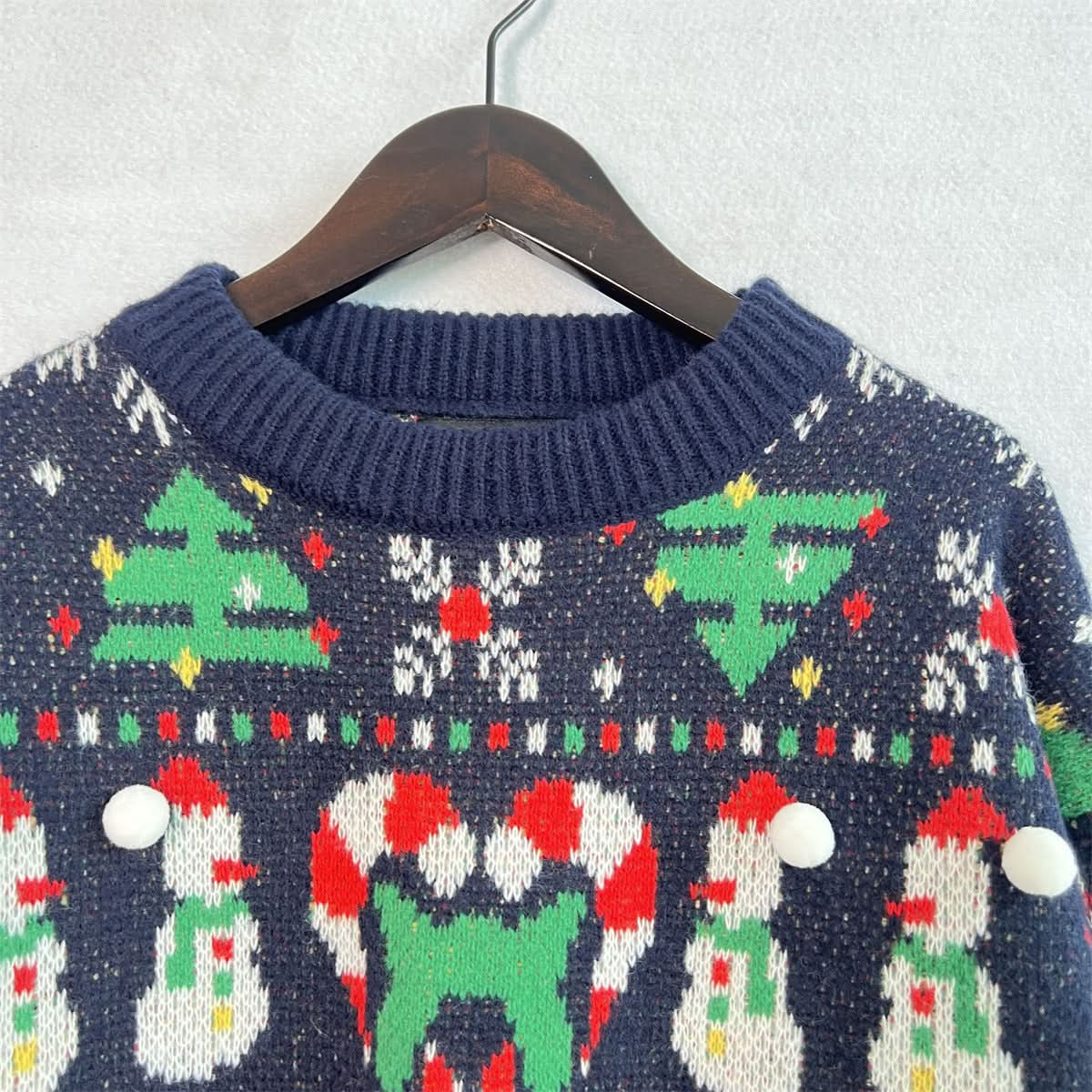 Festive Christmas print long sleeve sweater with round neck