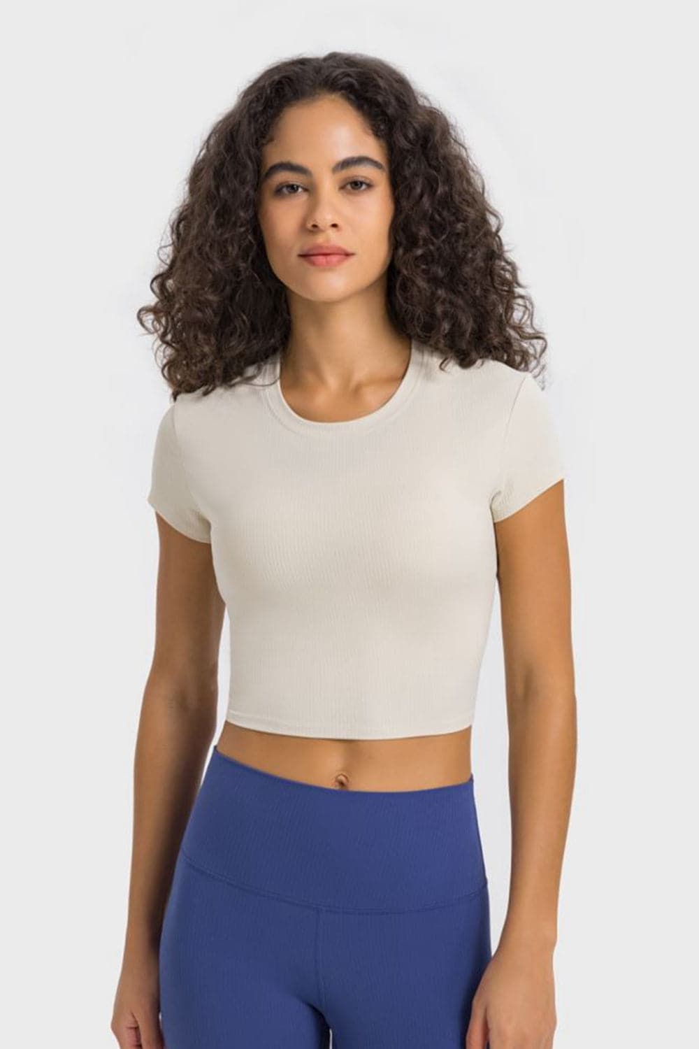 Round Neck Short Sleeve Cropped Sports T-Shirt.