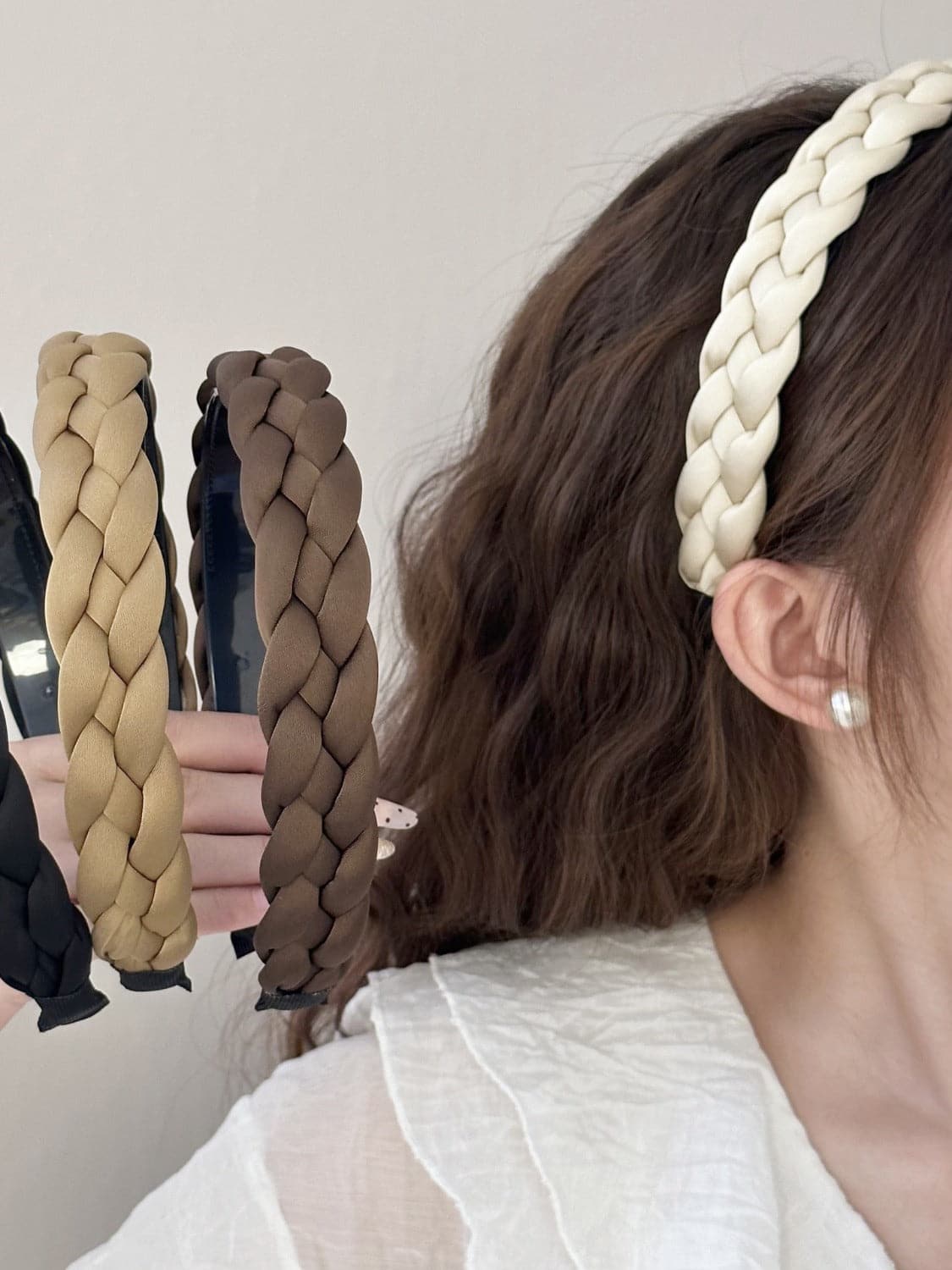 Stylish polyester braided headband for all-day comfort