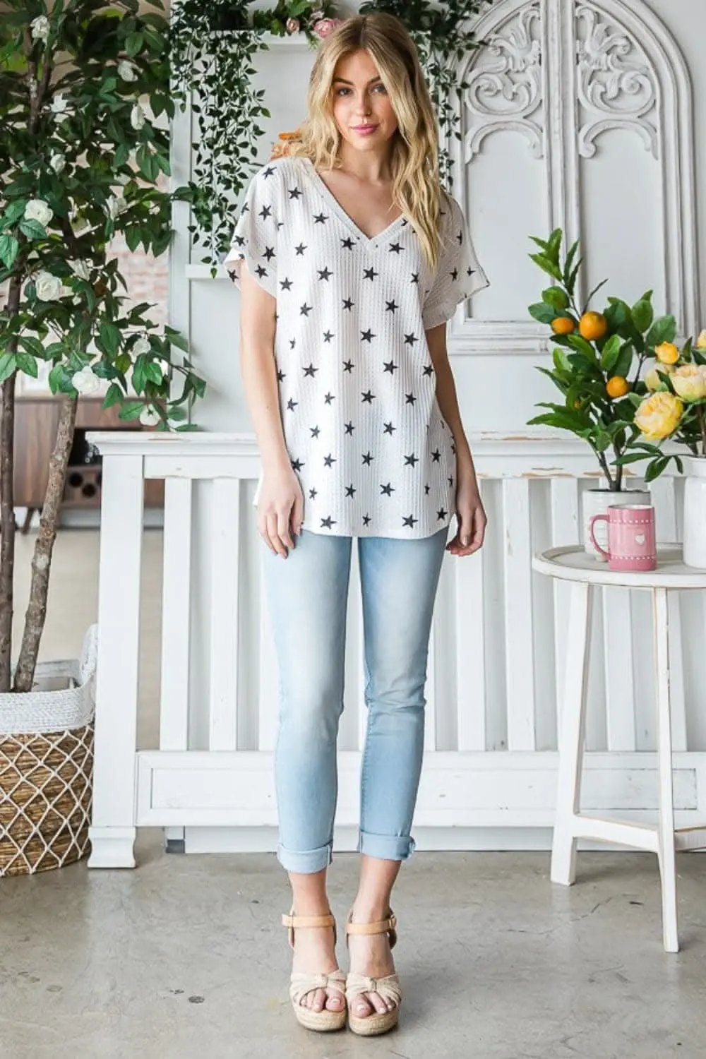 Heimish star print v-neck tee - Love Salve 