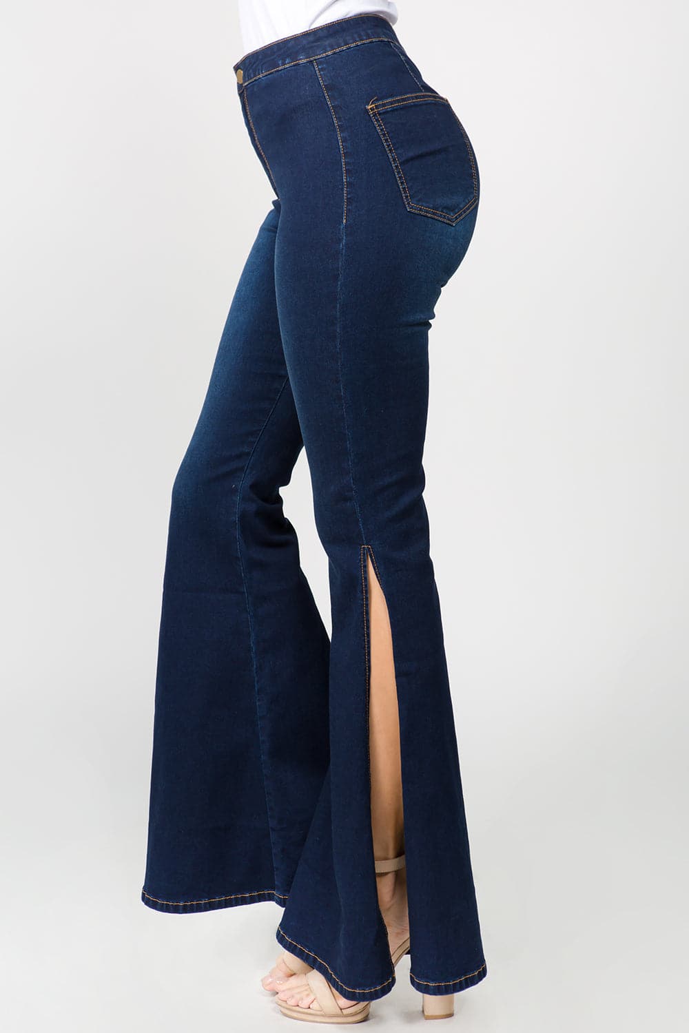 Chic side slit flare jeans for a modern look