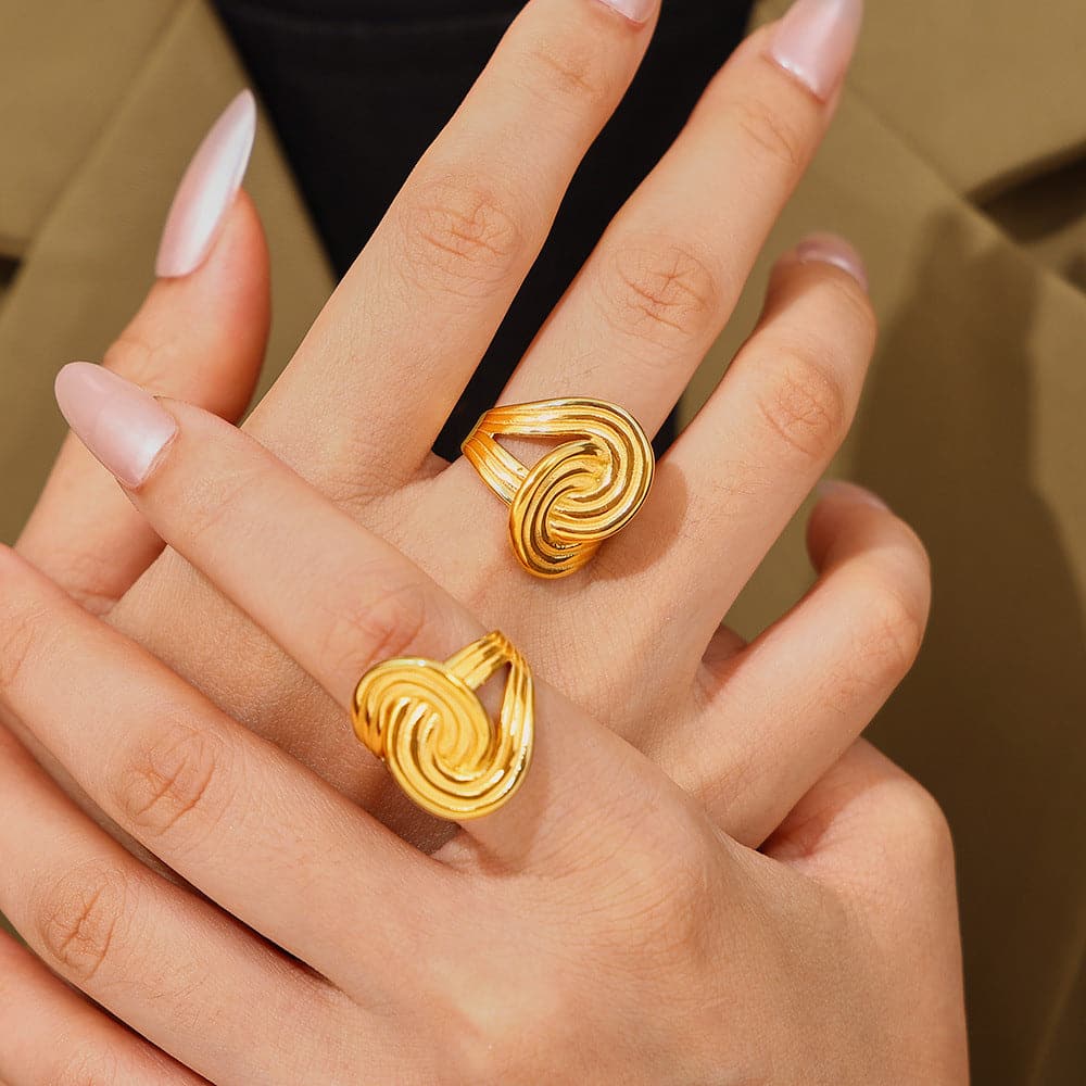 Elegant 18K gold-plated twisted band ring