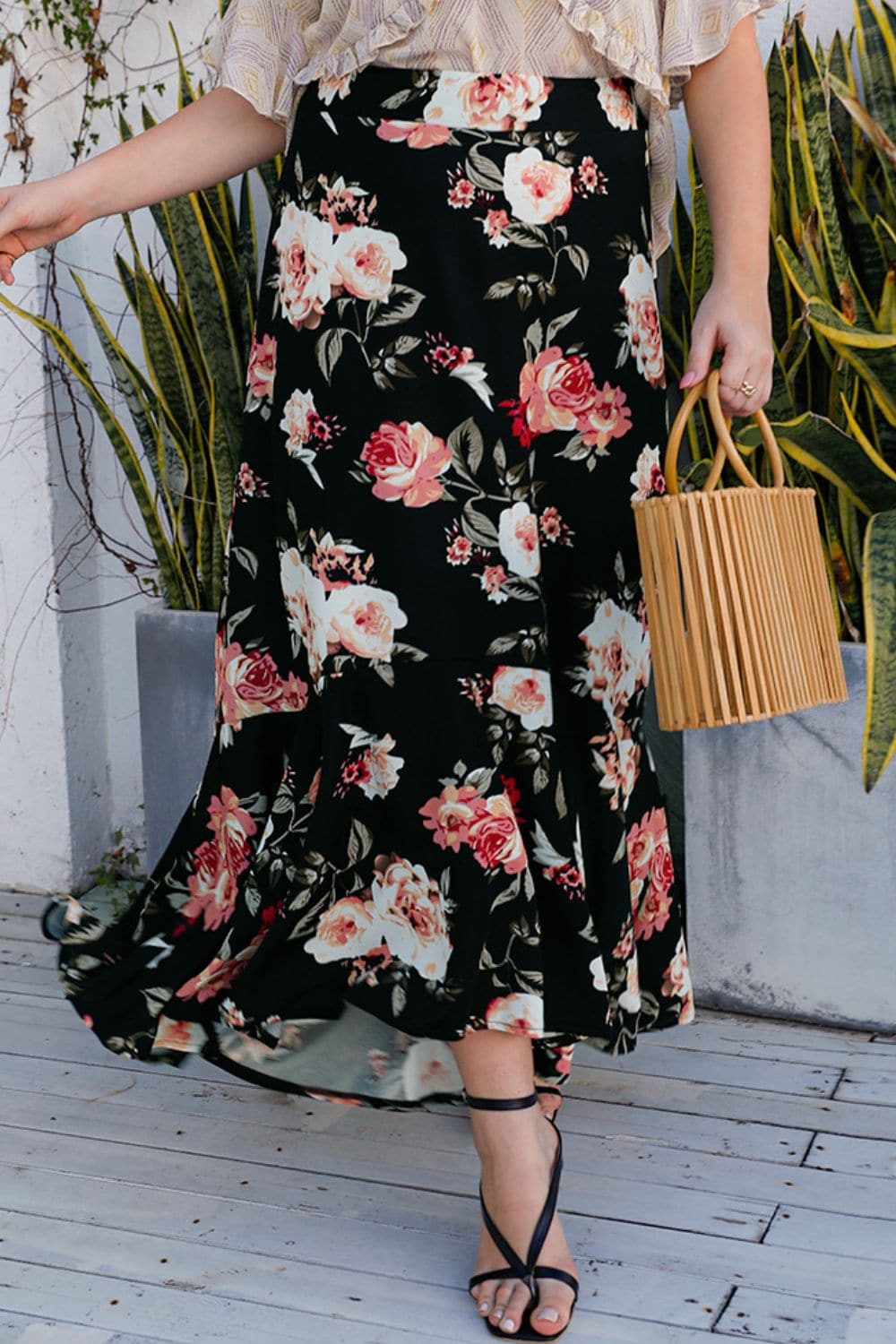 Plus Size Floral High-Rise Skirt.