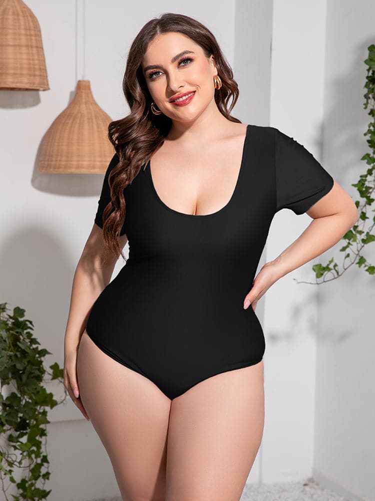 Plus Size Scoop Neck Short Sleeve One-Piece Swimsuit.