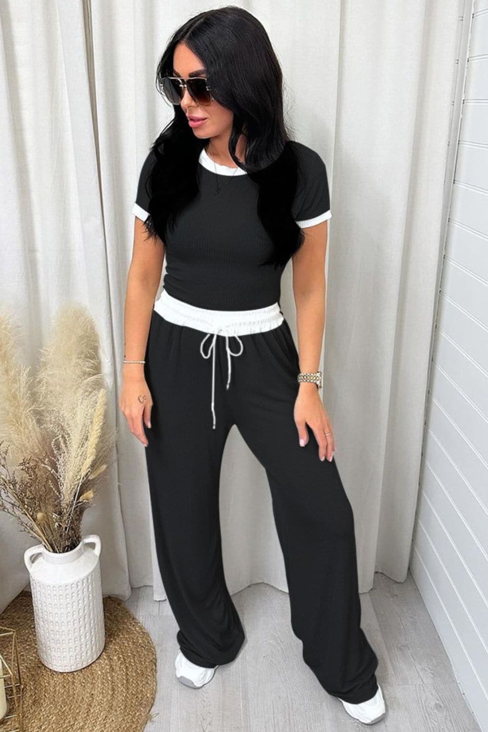 Contrast Trim Round Neck Top and Pants Set.