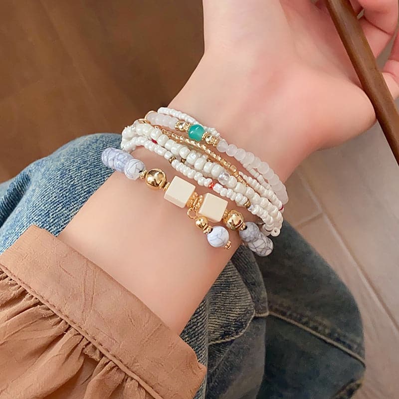 Chic resin rice bead bracelet for stylish accessorizing