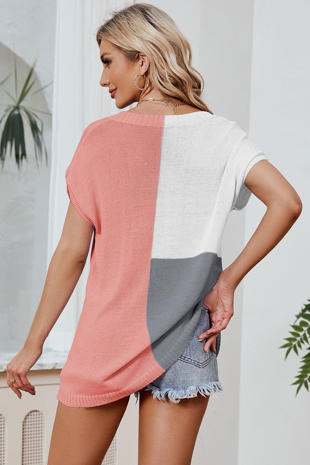 Color Block V-Neck Short Sleeve Knit Top.