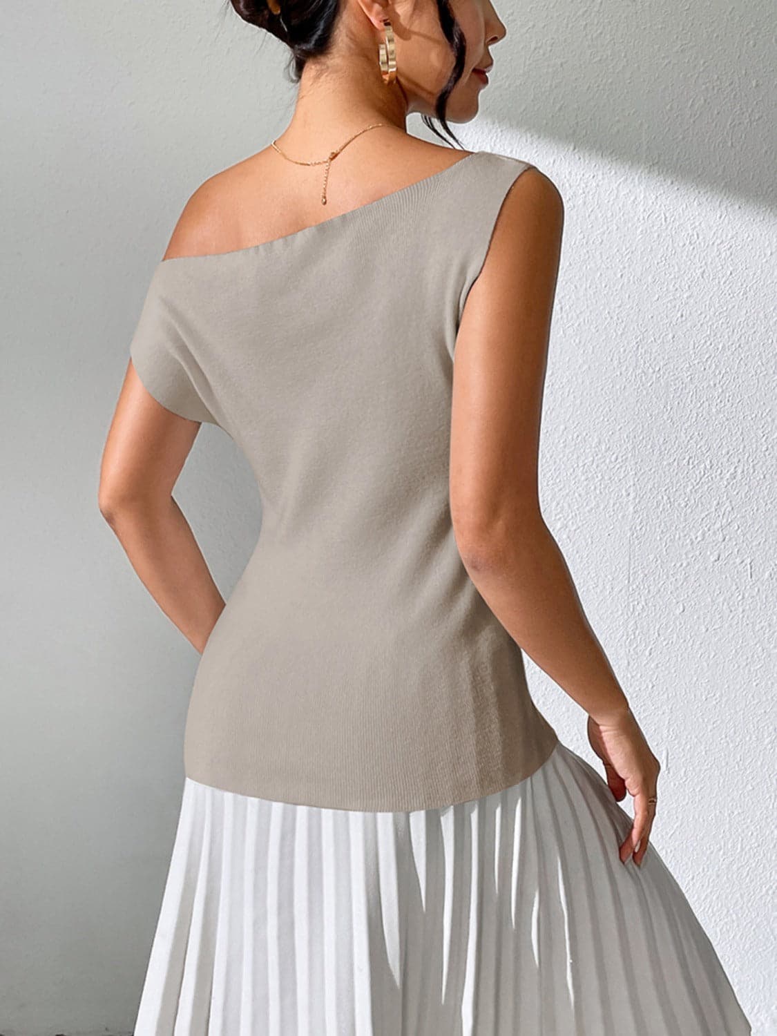 Single Shoulder Short Sleeve Knit Top.