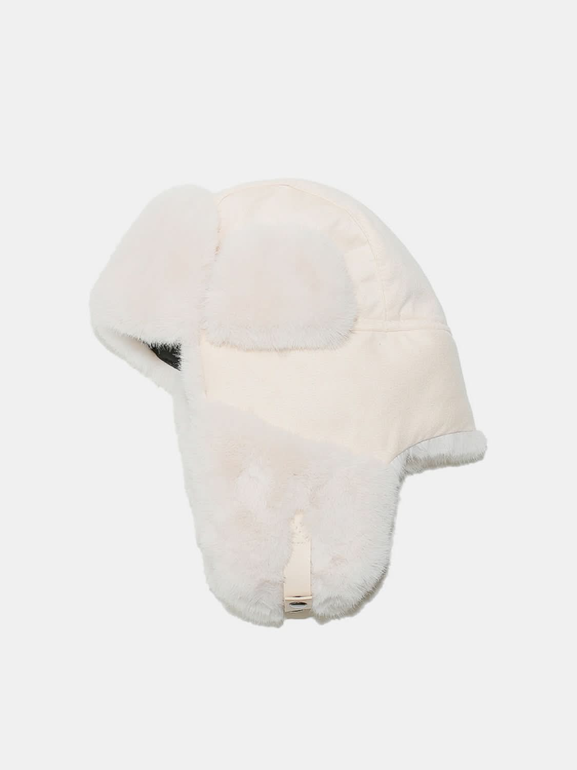 Cozy winter earmuffs with thermal insulation