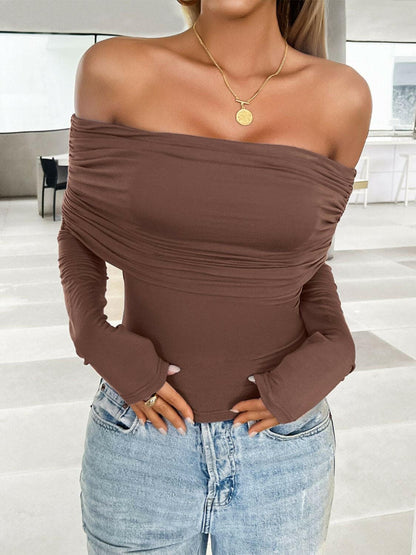 Ruched Off-Shoulder Long Sleeve T-ShirtRuched Off-Shoulder Long Sleeve T-Shirt

Indulge in effortless style with our Ruched Off-Shoulder Long Sleeve T-Shirt, a versatile piece designed to elevate your eveLove Salve -Shoulder Long SleeveT-shirts