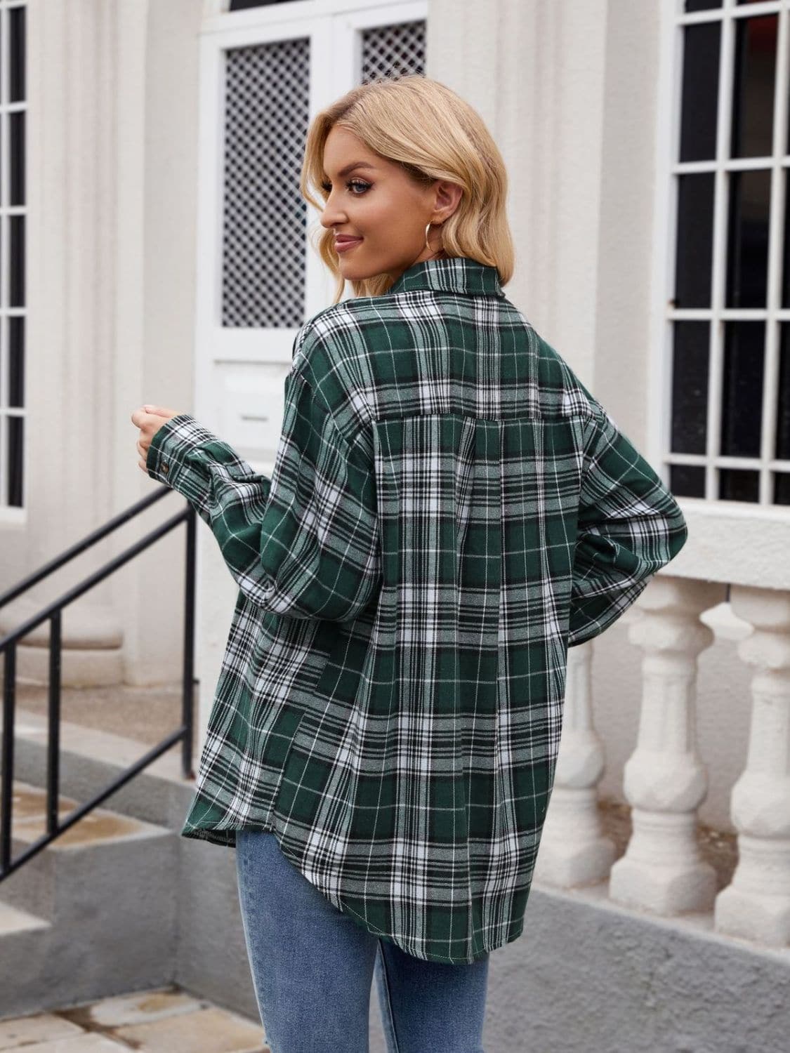 Pocketed Plaid Collared Neck Long Sleeve Shirt.