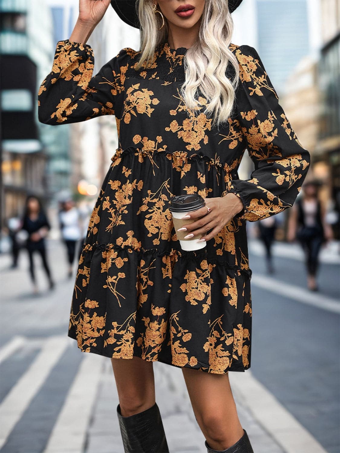 Chic printed mini dress with frills