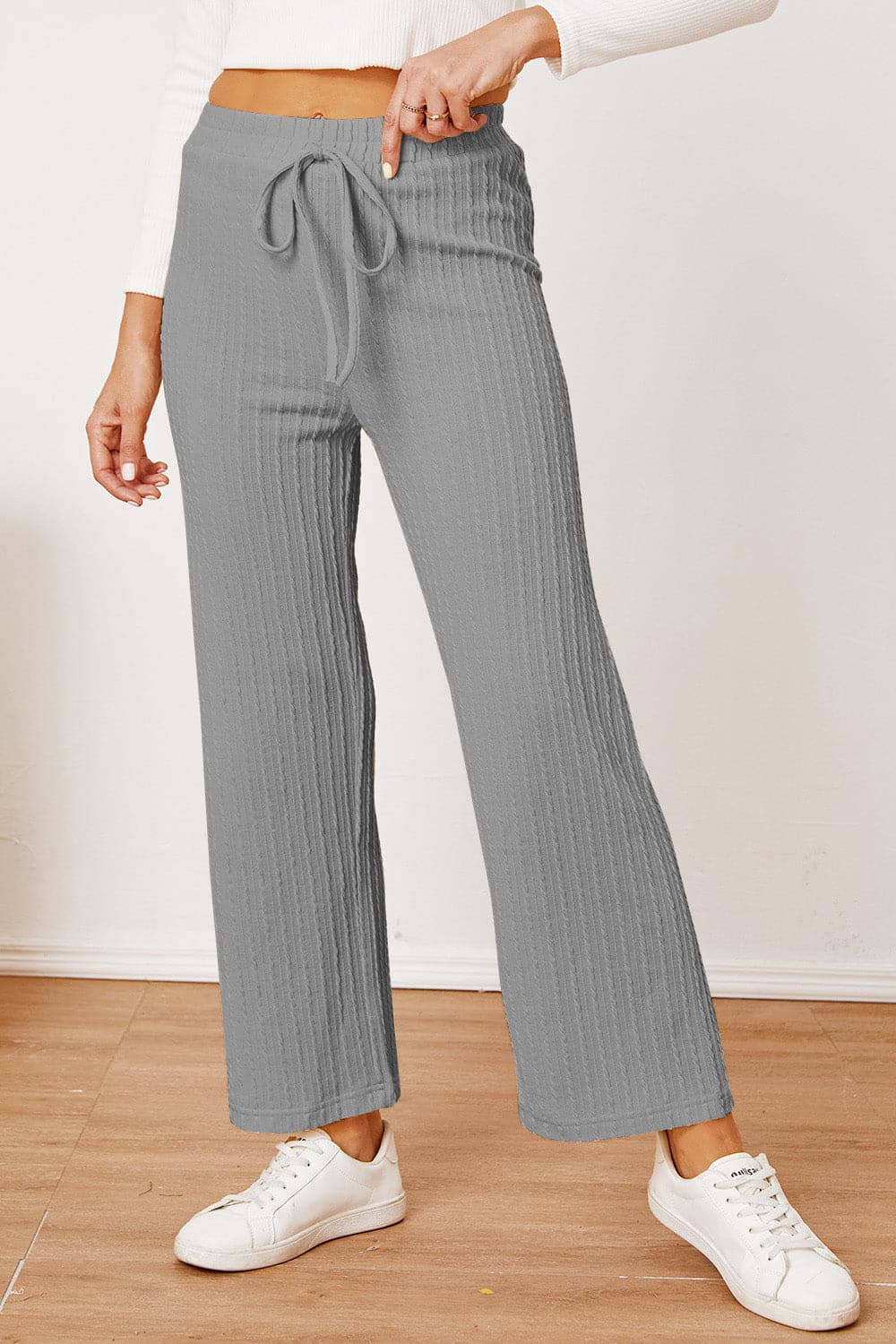 Textured Elastic Waist Straight Pants.