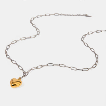 Elegant gold-plated heart pendant necklace in stainless steel