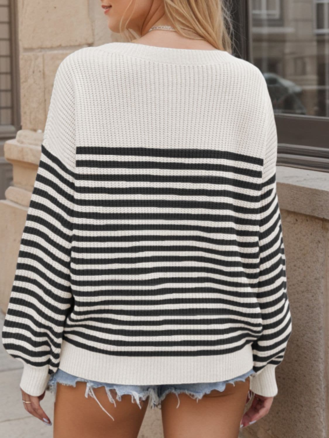 Cozy striped long sleeve sweater with round neck