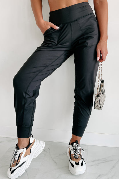 High-waisted joggers with pockets