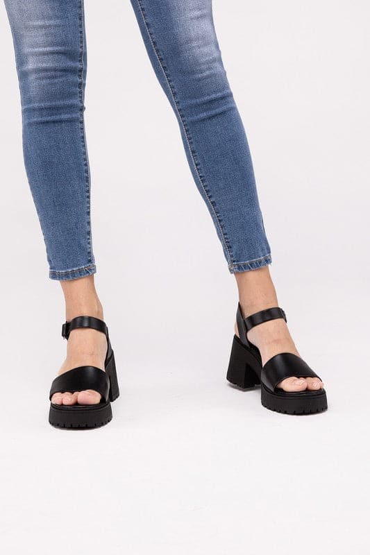 BOOMER-S Platform Heel Sandals.