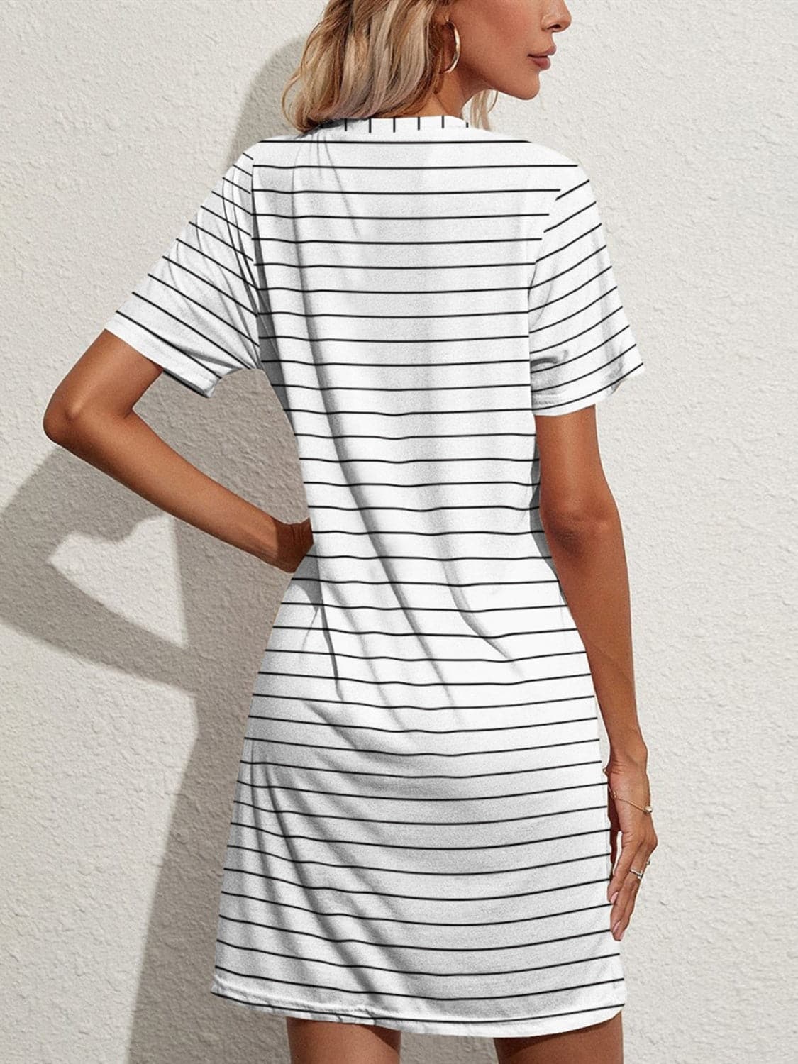 Pocketed Striped Round Neck Short Sleeve Dress.