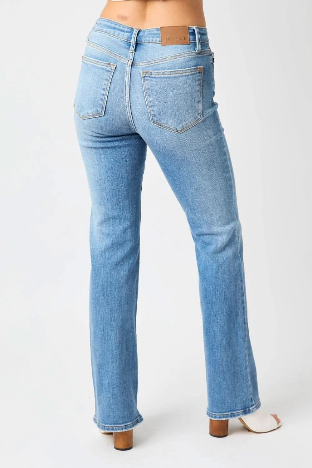 Timeless high waist straight jeans