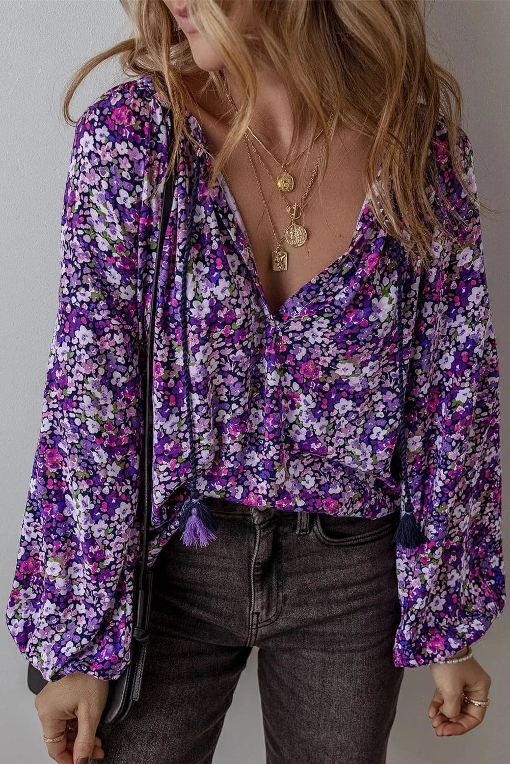 Floral Tie Neck Long Sleeve BlouseFeatures: Basic style
Sheer: Opaque
Stretch: No stretch
Material composition: 100% polyester
Care instructions: Machine wash cold. Tumble dry low.
Imported


Size
USLove Salve Floral Tie Neck Long Sleeve BlouseShirts