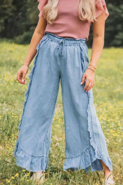 Trendy raw hem wide leg jeans