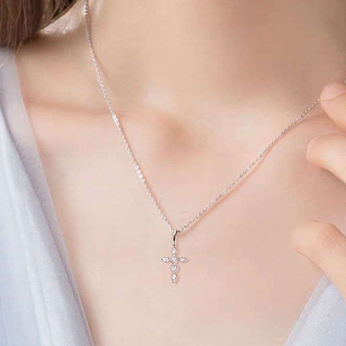 925 Sterling Silver Moissanite Cross Pendant Necklace.