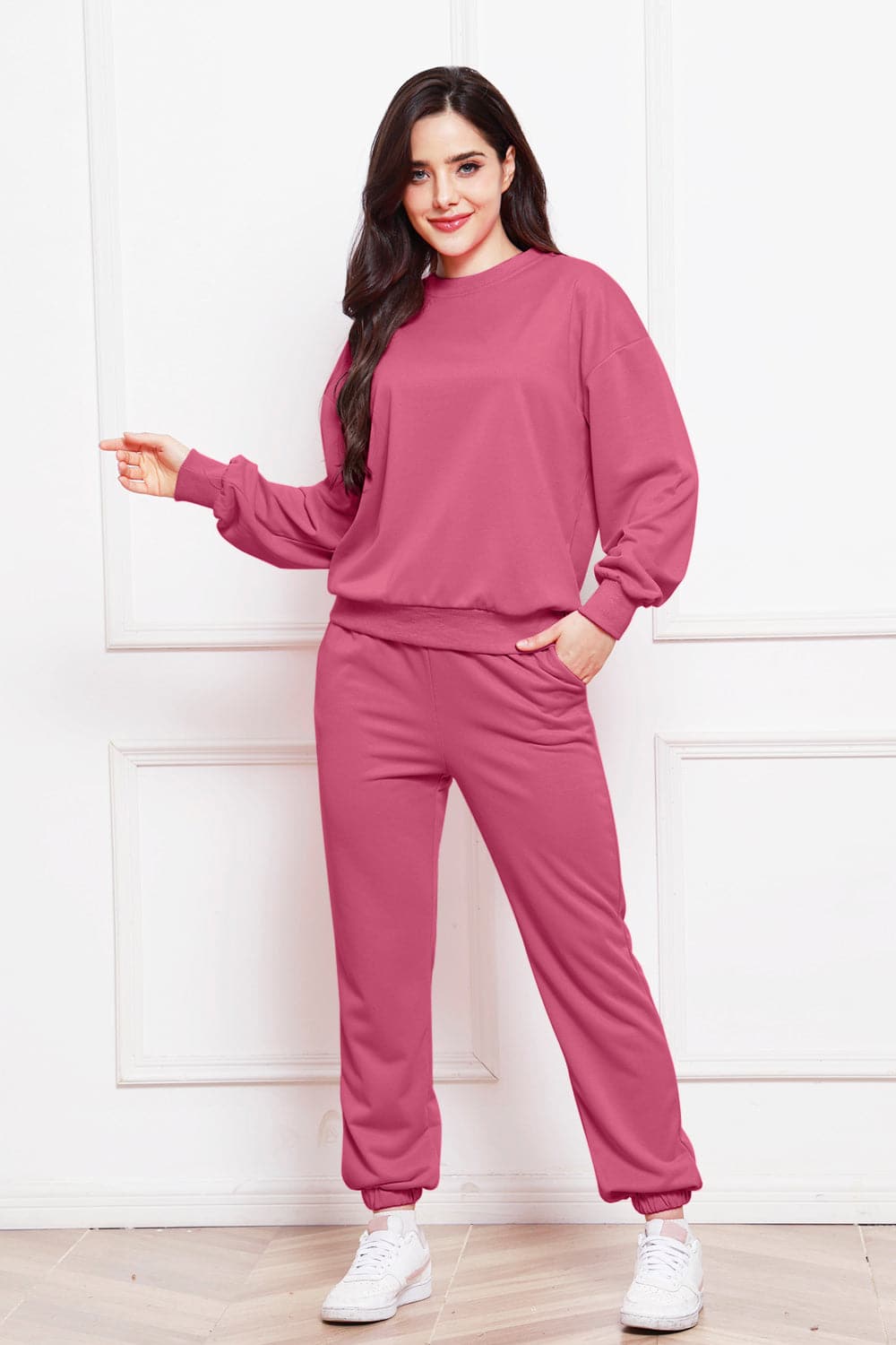 Round Neck Long Sleeve Sweatshirt and Pants Set.