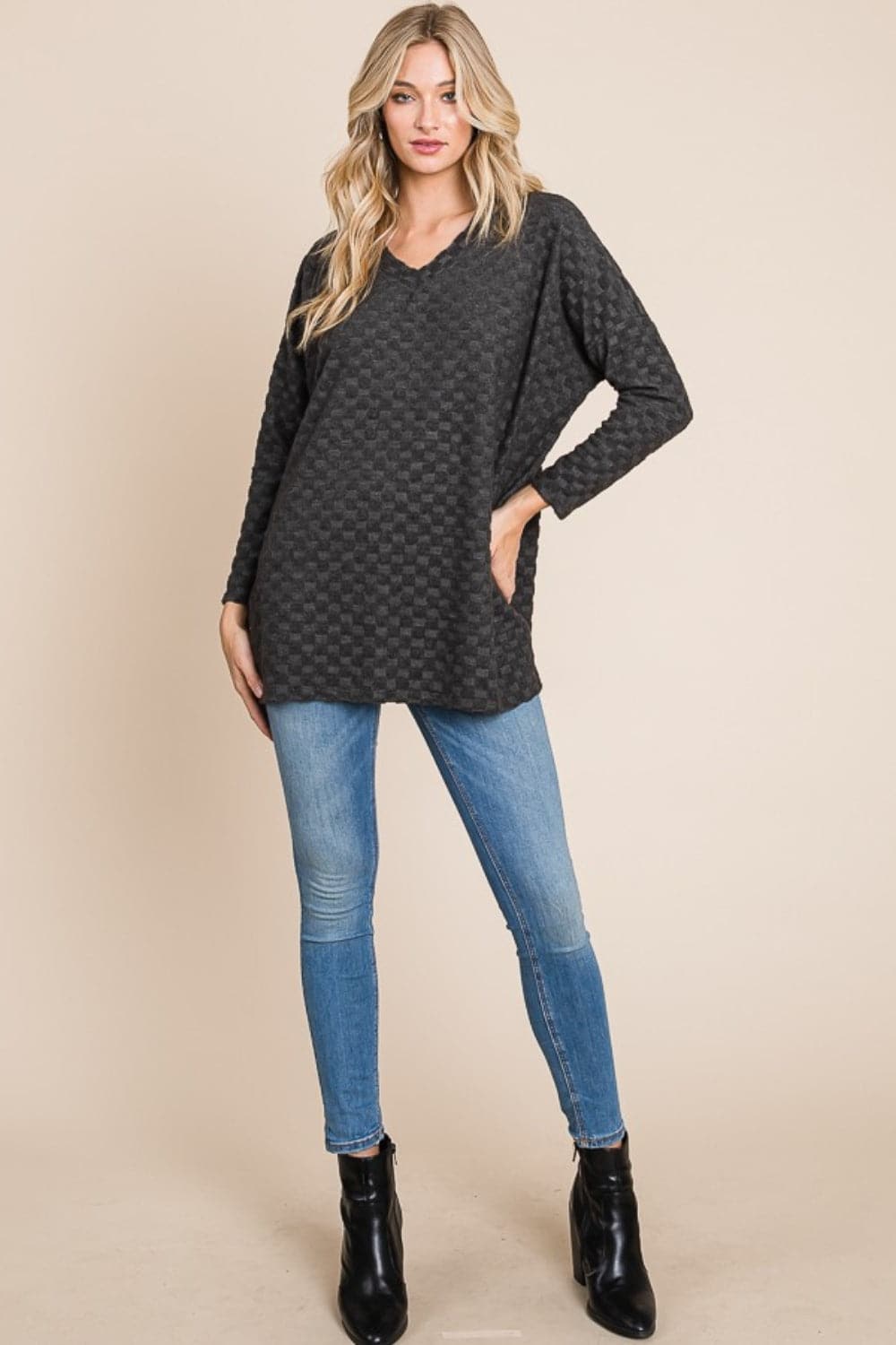 BOMBOM Checkered Long Sleeve V-Neck T-Shirt.