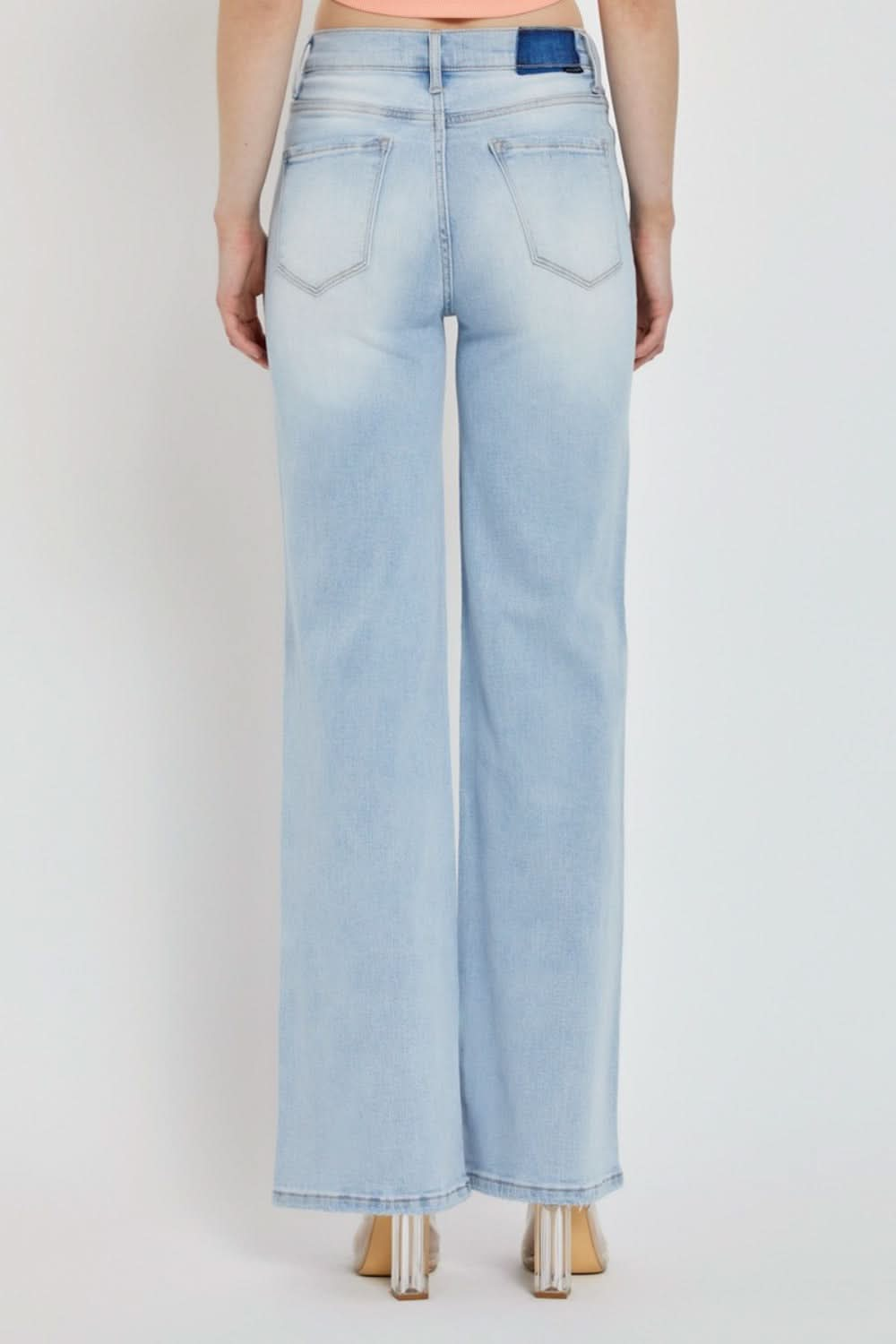 Risen wide-leg V-front waist jeans for a contemporary look