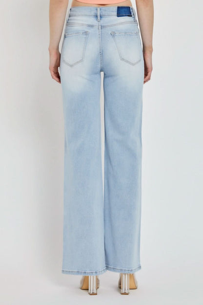 Risen wide-leg V-front waist jeans for a contemporary look