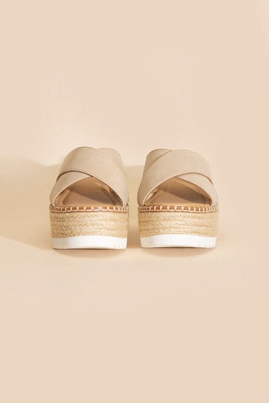 Height-S-Raffia Platform slides.