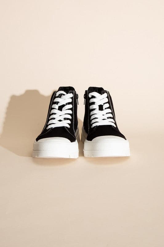 CRAYON-G Lace up Sneakers.