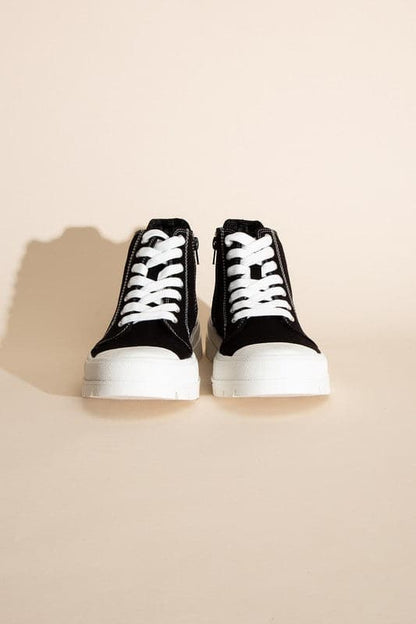 CRAYON-G Lace up Sneakers.