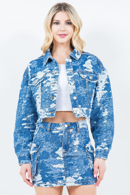 Chic cropped denim jacket with jacquard accents